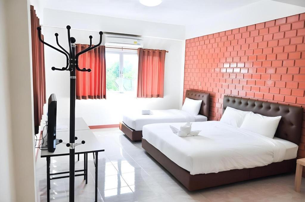 Bussarakam Place Hotel Chanthaburi Exterior photo