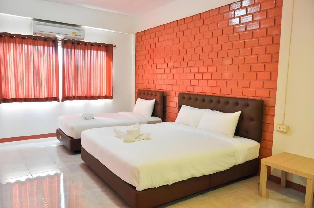 Bussarakam Place Hotel Chanthaburi Exterior photo
