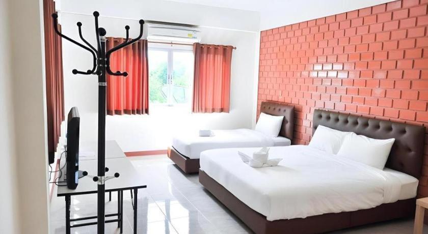Bussarakam Place Hotel Chanthaburi Exterior photo